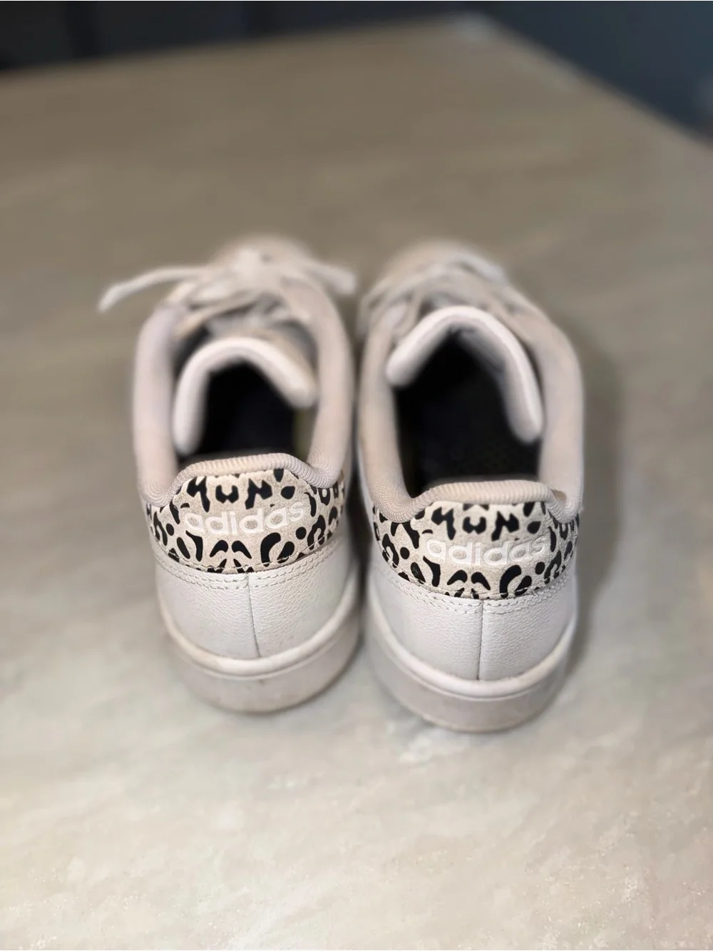 adidas White Women’s Low-Top Sneakers with Leopard Stripe size 8